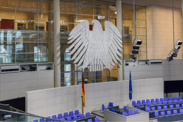 因批评德国司法翻译人员不足而加薪 Pay Raise for Germanys Judicial Translators and Interpreters Criticized as Inadequate - 因批评德国司法翻译人员不足而加薪