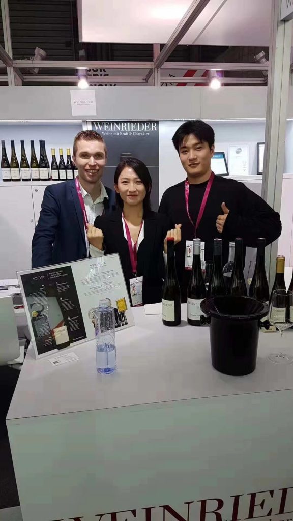 迪朗翻译成功为奥地利Weinrieder酒庄提供Prowine China展口译服务 mmexport1573090130469 576x1024 - 迪朗翻译成功为奥地利Weinrieder酒庄提供Prowine China展口译服务